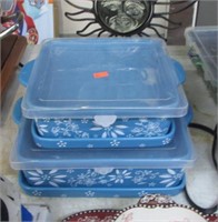 FOOD CONTAINERS & TRAYS