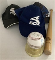 (M) Chicago white Sox collectibles signed ball