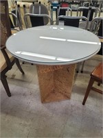 Glasstop round display table