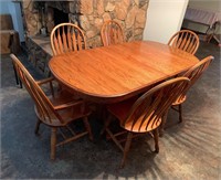 Dining Table & Chairs W/ Leaf & 6 Chairs