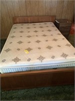 3pc Bedroom suite with box spring, mattress, 2