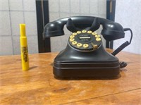 Retro Rotary Dial Telephone