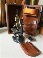 VINTSPENCER BUFFALO USA   MICROSCOPE IN WOODEN BOX