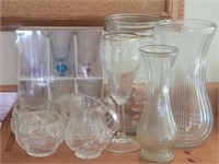 Group of crystal and/or glass