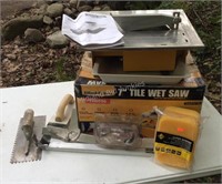 Workforce 7" Tile Wet Saw & Accessories