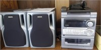 Aiwa Cd Stereo System W/2 Speakers