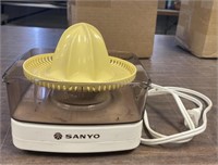 USED SANYO ELECTRIC JUICER NOT TESTESD