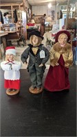 3 Caroling Dolls