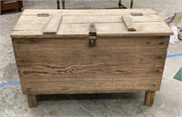 39 x 18 x 25 antique tool chest