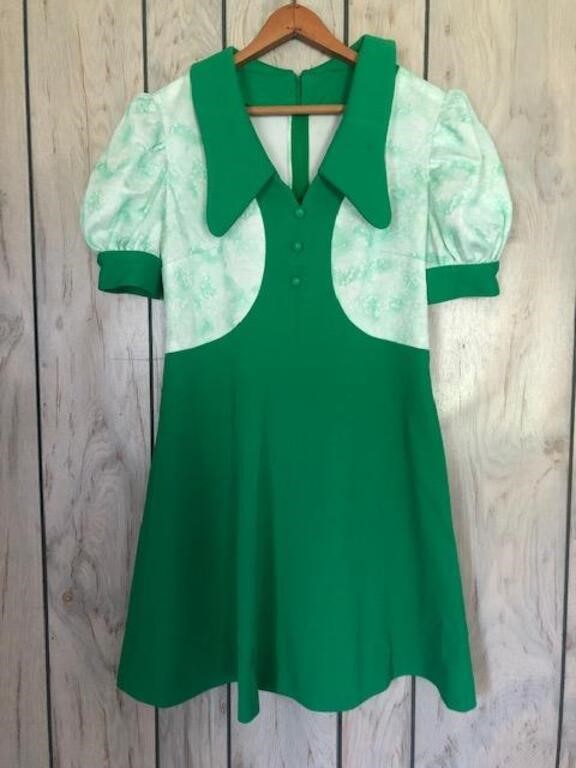 ELEVATED VINTAGE CLOTHING AUCTION: ENDS 8/16/2022
