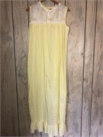 VINTAGE LONG YELLOW NIGHTGOWN