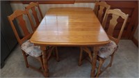 Oak Kitchen Table w/4 Chairs w/Pads