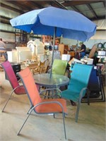 PATIO SET WITH 4 CHAIRS AND UMBRELLA