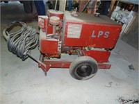 LINCOLN PIPELINER WELDER WITH ONAN ENGINE