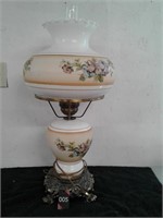 Beautiful vintage lamp approximately 29" tall
