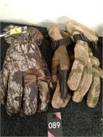 Winter gloves, one pair is new one pair is used