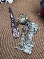 HUNTING GEAR AND GUN CASE
