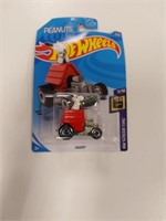 Peanuts Snoopy Hot-Wheels car 2017