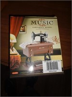 MINI MUSIC BOX SEWING MACHINE / LR
