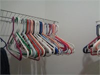 CLOTHES HANGERS / BBRCL