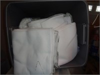 TOTE OF WHITE QUILT BATTING FABRIC / GR