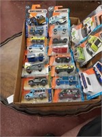 17 Matchbox cars in tray lot