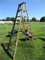 8' Wooden Step Ladder