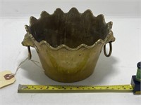Scalloped brass planter with lion head handles 7