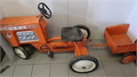 Vintage Sears Pedal Tractor w (36x21x21)/Cart