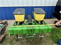 John Deere 2-row mounted corn planter