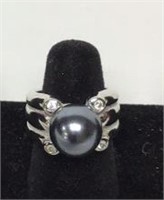 Sterling silver ring with pearl style pearl, s