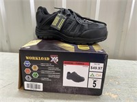 Womans CSA Work Shoes Size 5