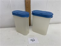 2 Tupperware Spice Containers 1846-16