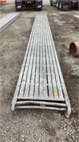 32’x32” aluminum pick