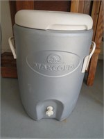 Igloo MAXCOLD Super Insulated Cooler W/Cup Holder