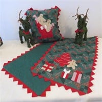 Hand Stitched Holiday Runner & Pillow/Solid Back