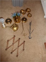 Vtg brass wall hangings, brass swivel lamp