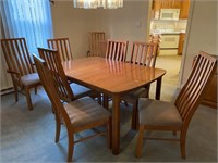 Dining Room Table & 8 Chairs, 2 Leaves, Pad