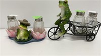 2 Sets Frog themed salt & pepper holders w/shakers