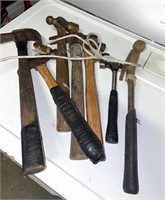 ASSORTMENT OF BALL PIN HAMMERS & CLAW HAMMERS