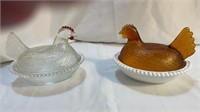 Vintage 1930-1940 glass nesting hen with red comb