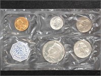 US Coins Group of Silver Proof and Mint Sets inclu