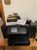 HP printer with extra ink cartridge