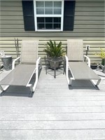 2 Aluminum Chaise Loungers & table