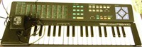 Yamaha Porta Sound PSS-140 Synthesizer