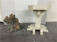 FROG STATUE WITH SMALL SIDE TABLE