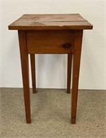 Primitive splay leg table