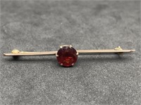 14k Gold Pin with Garnet, total weight is 2 Grams