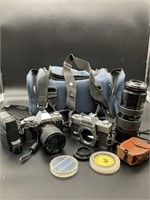 Minolta Cameras, 2- Lens, 80-200 mm 
Light +