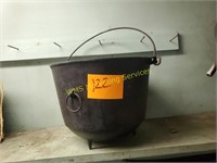 Cast Iron Pot - Erie (no lid)